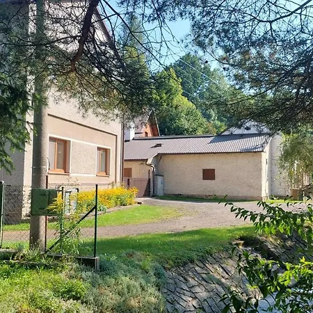 Apartment Moderni Klidny V Prirode, S Parkovanim. Nove Mesto nad Metuji