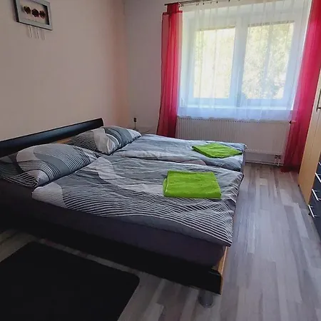 Moderni Klidny V Prirode, S Parkovanim. Apartment *