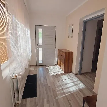 Moderni Klidny V Prirode, S Parkovanim. Apartment