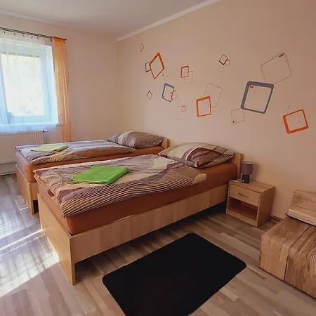 Apartment Moderni Klidny V Prirode, S Parkovanim. *